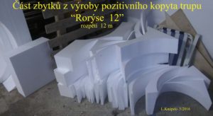 Část zbytků pozit. kopyta trupu Rorýse 12